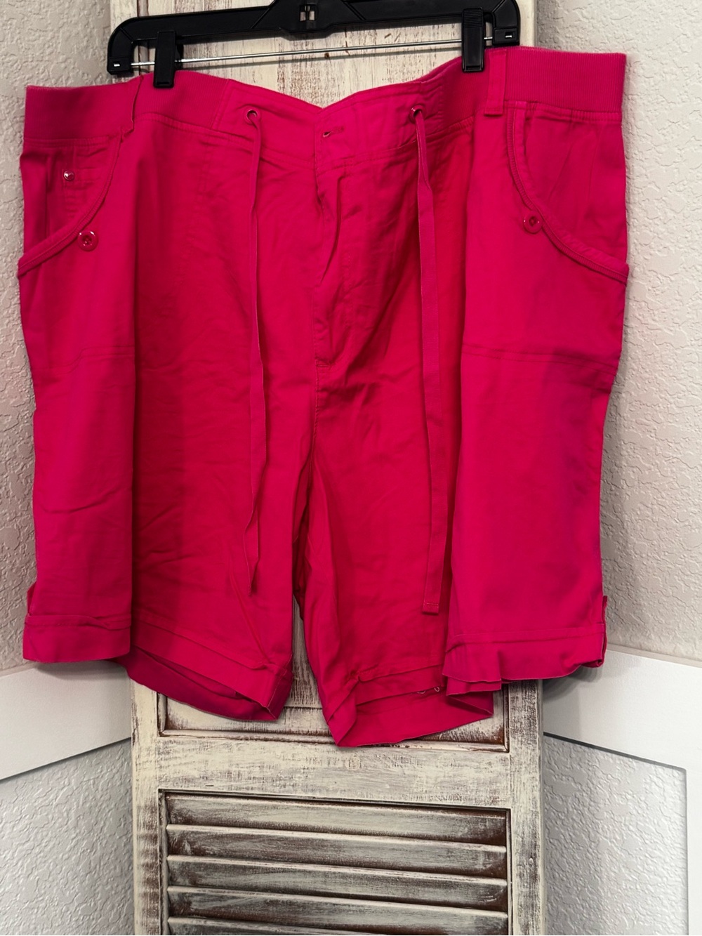 Women’s Gloria Vanderbilt Bright Pink Shorts Plus Size 26W